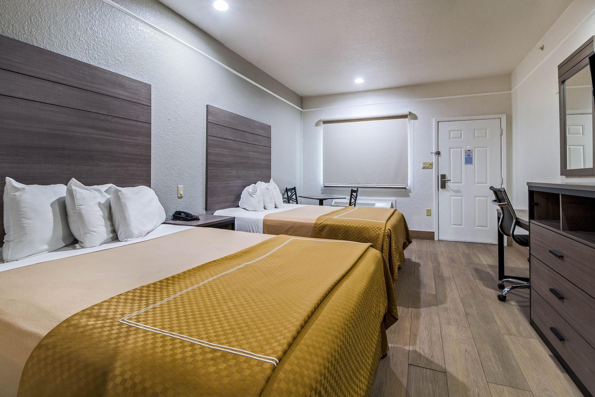 Scottish Inn And Suites Baytown Esterno foto
