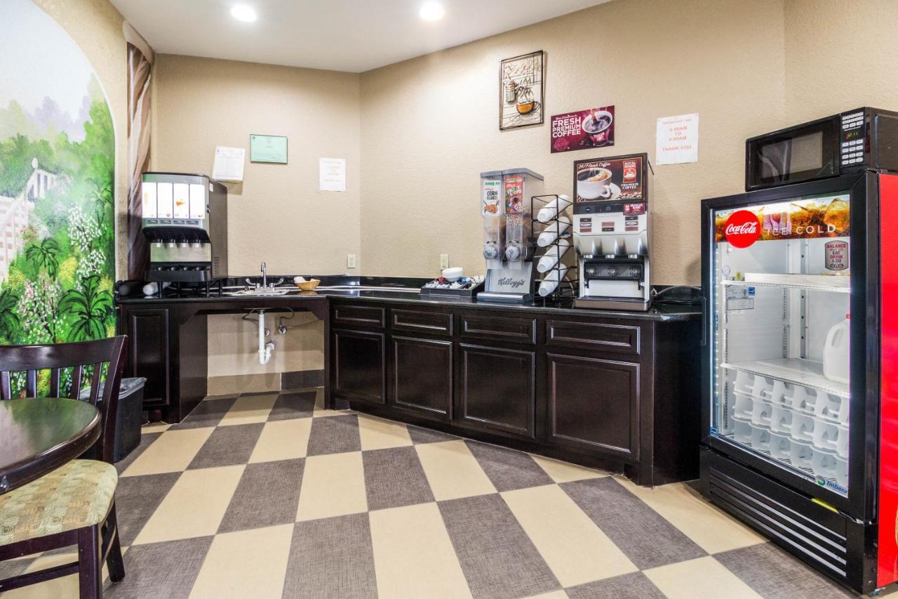 Scottish Inn And Suites Baytown Esterno foto